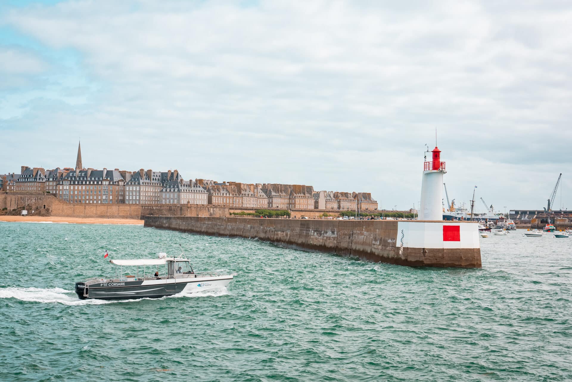 P'tit Corsaire môle et remparts de Saint-Malo